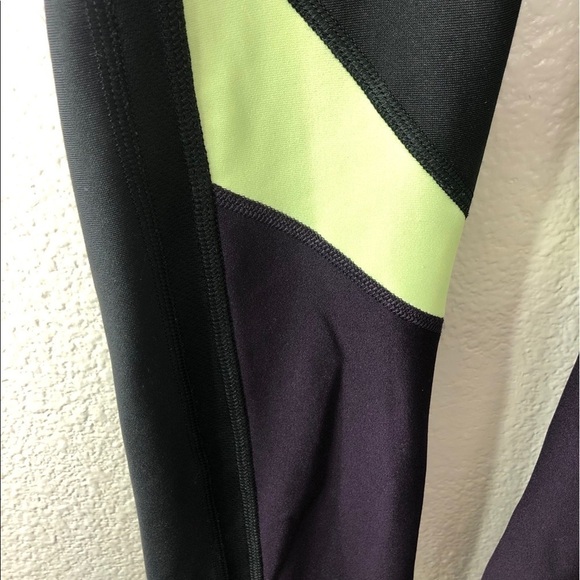 Women’s Under Armour Workout Leggings - Picture 4 of 5